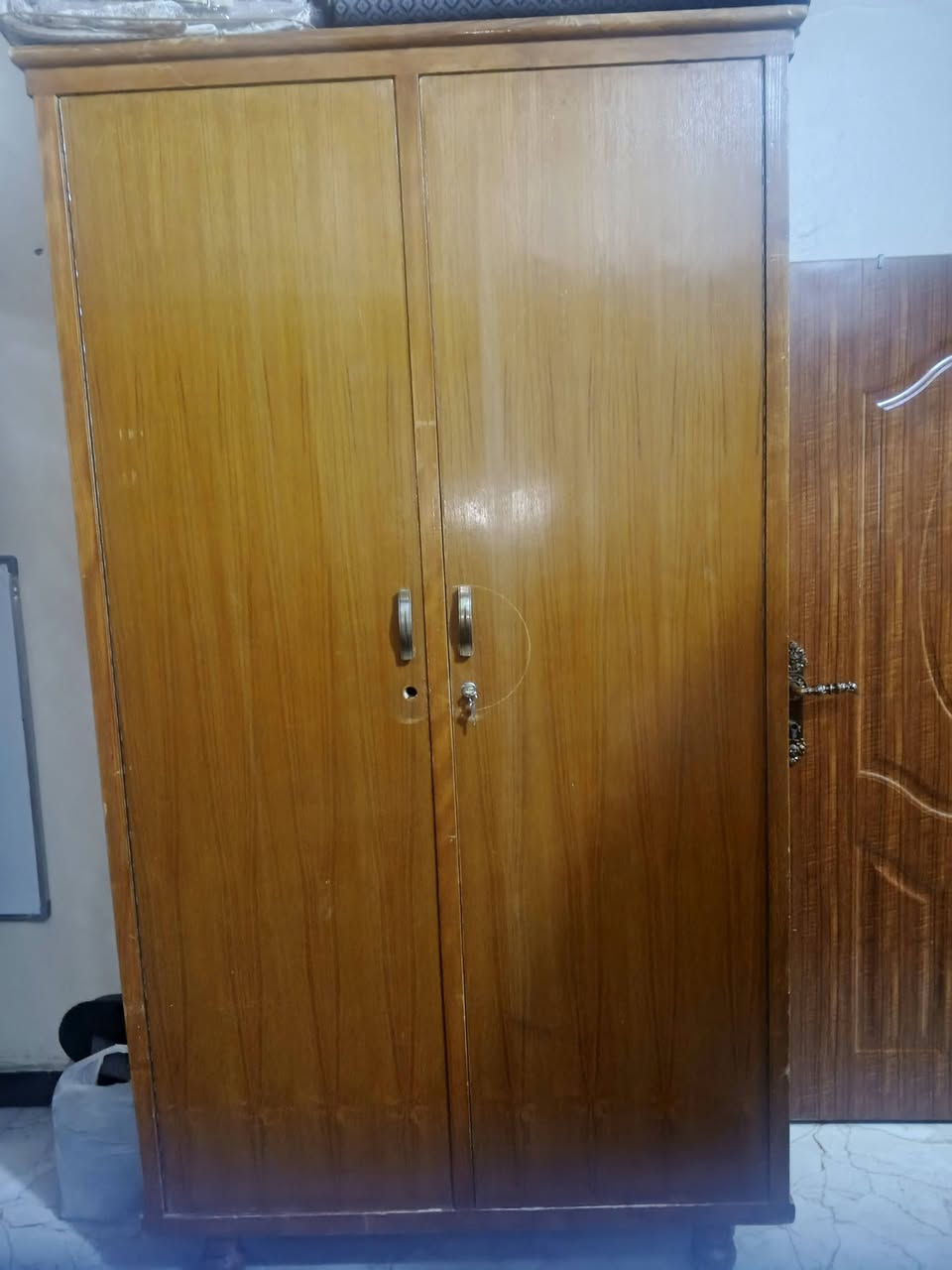 غراض للبيع 
كنتور 2 بيبان ب250 وبي مجال 
كنتور خمس ابواب 400 وبي مجال 
معرض 50 
بوفيه 100 وبي مجال 
جربايه 50 وبي مجال


**إذا كنت صاحب هذا الإعلان وتريد حذفه لأي سبب، رجاءا أرسل رسالة إلى الدعم الفني**