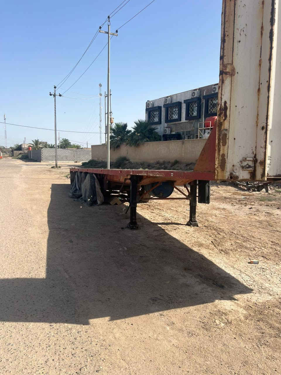 سلام عليكم شبااب عربانة فلات 3 دناكير تخم تاير تخم جوبلسات تخم نشرات وتخم سطابات حدادية 70 بل مية جاهزة للعمل تعال وربط سعر مناسب 55 وبيها مجال حك الجية *********** مكانها الدير نشوة
