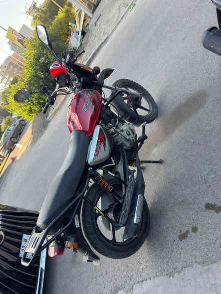 سلام عليكم دراجه للبيع بوكسر  موديل 2023 مرقم بغداد مداور ثاني يوم سعره ملوينين و500 وبيهه مجال للشراي مو شراي لا تدخل وهاذه رقمي ***********والف رحمه لوالديكم لا تكسرون بسعره
