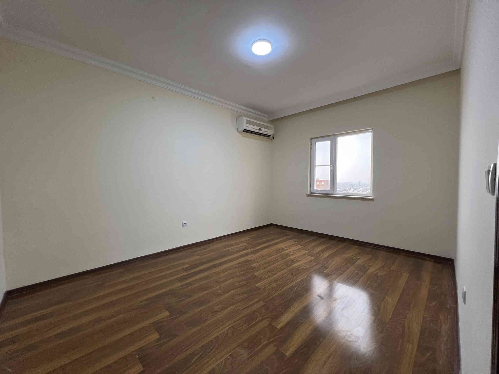 شقة للبيع في مجمع افرو ستي-دهوك
عمارة:
‏‎المساحة ١٨٦
غورقة :٣+1 
واجهة جنوب غرب
 . --
‏‎اذا كنت ترغب في شراء شقة او بيعه يمكنكم التواصل معنا
‏Tell-0750 147 2738
Tell-0750 309 7898
‏whatsapp
Viber
‏‎شقه بو فروتنى ل پروژى افروستي -دهوك
‏‎بالگه ها:
‏‎روبه رئ ١٨٦
ژور:٣+1
ئاراسته. --
ئەگەر تە حه ز هه بيت ملكه كى بكرى يان بڤروشى  ‌‏پەيوەندێ بمە بکە
‏ Tell-0750 147 2738
Tell-0750 309 7898

‏/whatsapp/‎
Viber
