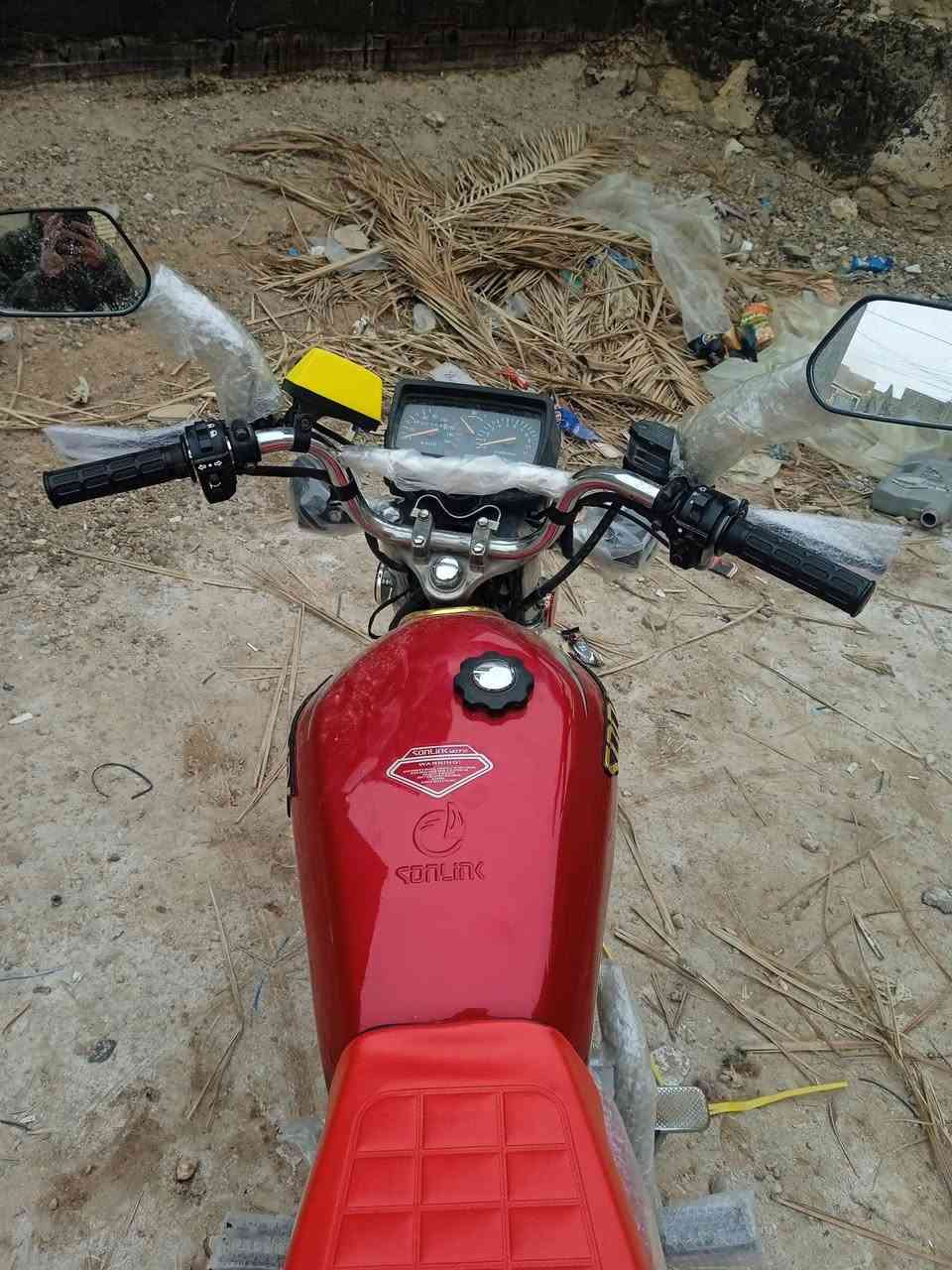 السلام عليكم دراجه للبيع سيفان موديل 23 محرك فول شلعه معدل كهربائيات كله شغاله مابي اي نقص بس شغل وطلع الدراجه نضيفه مال جناي تاخذه ربع دينار متخلي عليه
سعره 700 وبيه مجال شي قليل للشراي 
مكاني رمادي خمسه كيلو 
رقم الهاتف ***********
