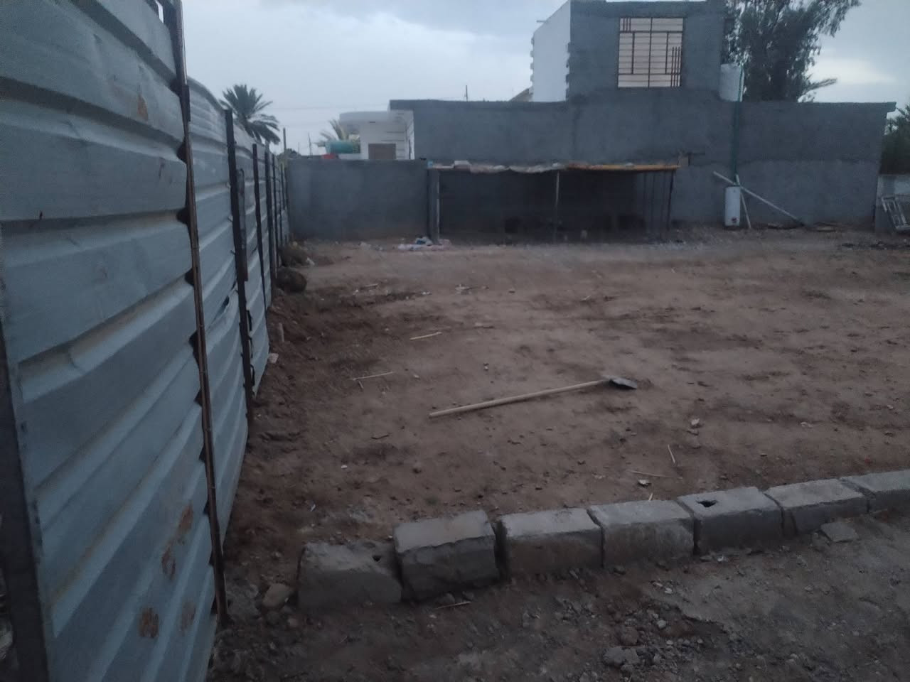 السلام عليكم قطعه ٤٠٠ متر ابيع 200متر منها
عنوان القطعه وره مطعم الواحه القديم نزلت التصنيع تبعد عن شارع العام 300متر السعر 20 الراغب بشراء يتصل ع رقم
***********
