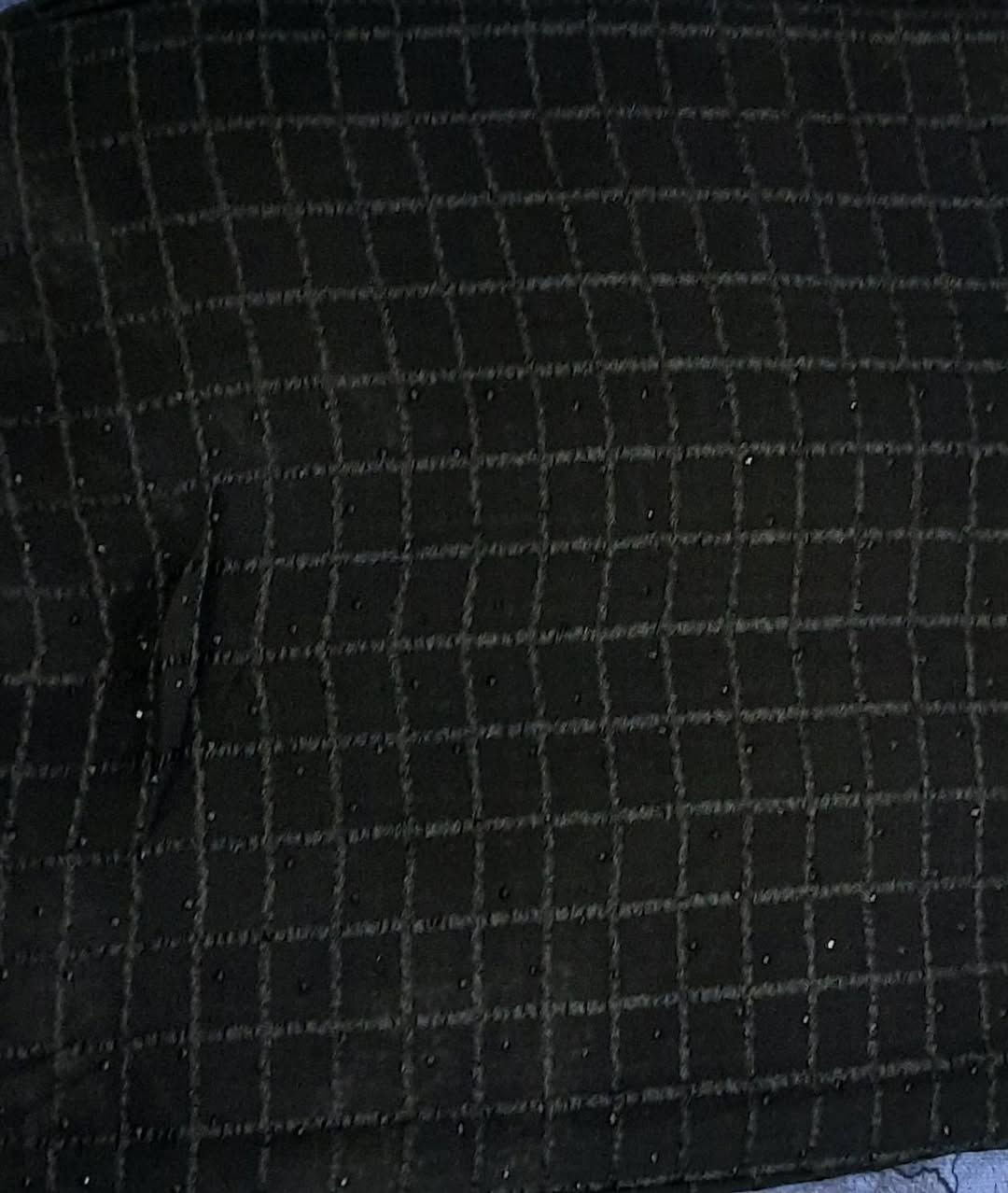 "لأنّ الجمال يفرض نفسه، عُدنا لنلبي رغباتكنّ.. 🖤
​بناءً على طلبكنّ المتكرر، نُعيد توفير موديل (الربطات الفاخرة) بنقشة المربعات الكلاسيكية قطعة تجمع بين انسيابية القماش وسحر البريق الخافت، لتضفي فخامة استثنائية على حضورك. متوفرة الآن من جديد لتكون رفيقة أناقتك."
السعر/ ٥٠٠٠
العنوان/الخالص /شويخيرات الحديقة
بالقرب من صالون ريماس
يوجد لدينا خدمة توصيل 
داخل القضاء/١٠٠٠
المناطق المجاورة/٢٠٠٠
القرى/ ٣٠٠٠


**إذا كنت صاحب هذا الإعلان وتريد حذفه لأي سبب، رجاءا أرسل رسالة إلى الدعم الفني**