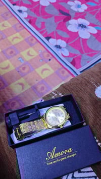 ساعة Amora • ذهبي لامع • مينا مرصع