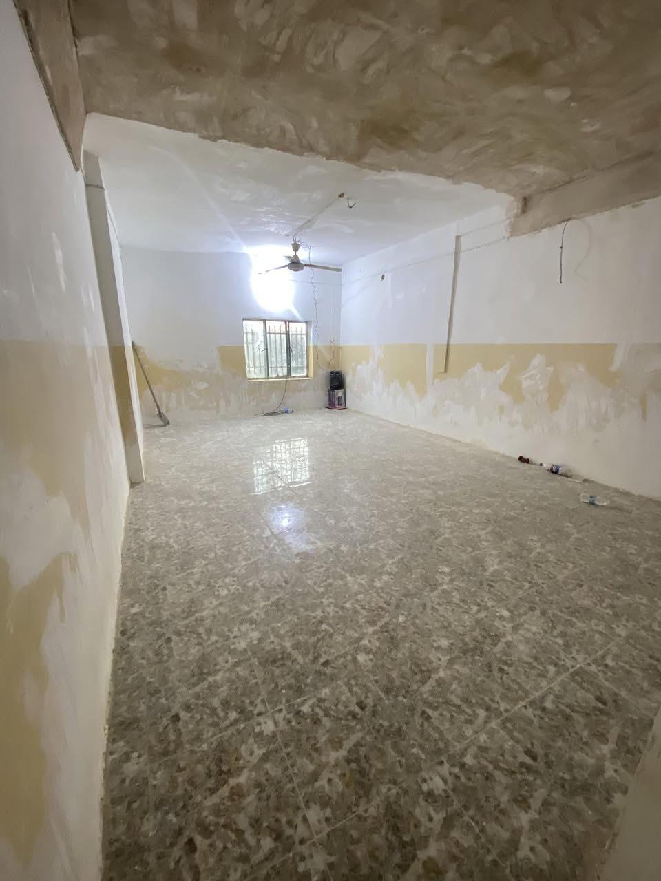 🏘️ / دار للايجار مسـاحه (٢٢٠)م 

1️⃣ طابق الاول / غرفه نوم ٢ . مطبخ . مجمع صحيات . استقبال  . 
هول . كراج سياره . حديقه 
2️⃣ طابق الثاني / بيتونه . سطح 

📍 الموقع / شارع ٦٠ قريب شارع العام                              

للأستفسار ☎️: (***********)
