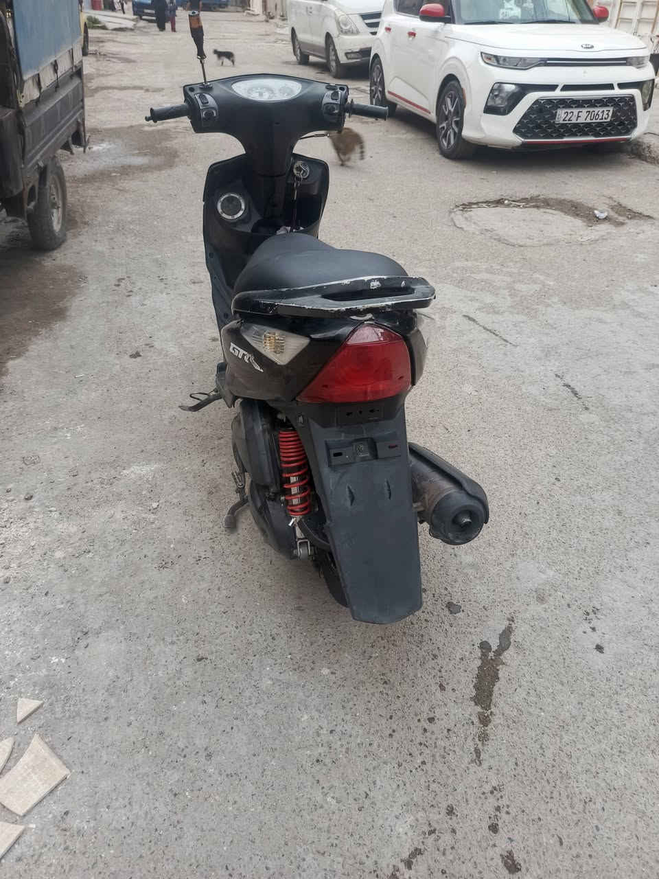 سلام عليكم دراجة ثعلب جديدة كلشي موضح كدامد محرك ناعم اشاير كلوبات بريكات كلة شغال كيج بانزين شغال وكاعدة حلوة سعر400وبية مجال ***********
