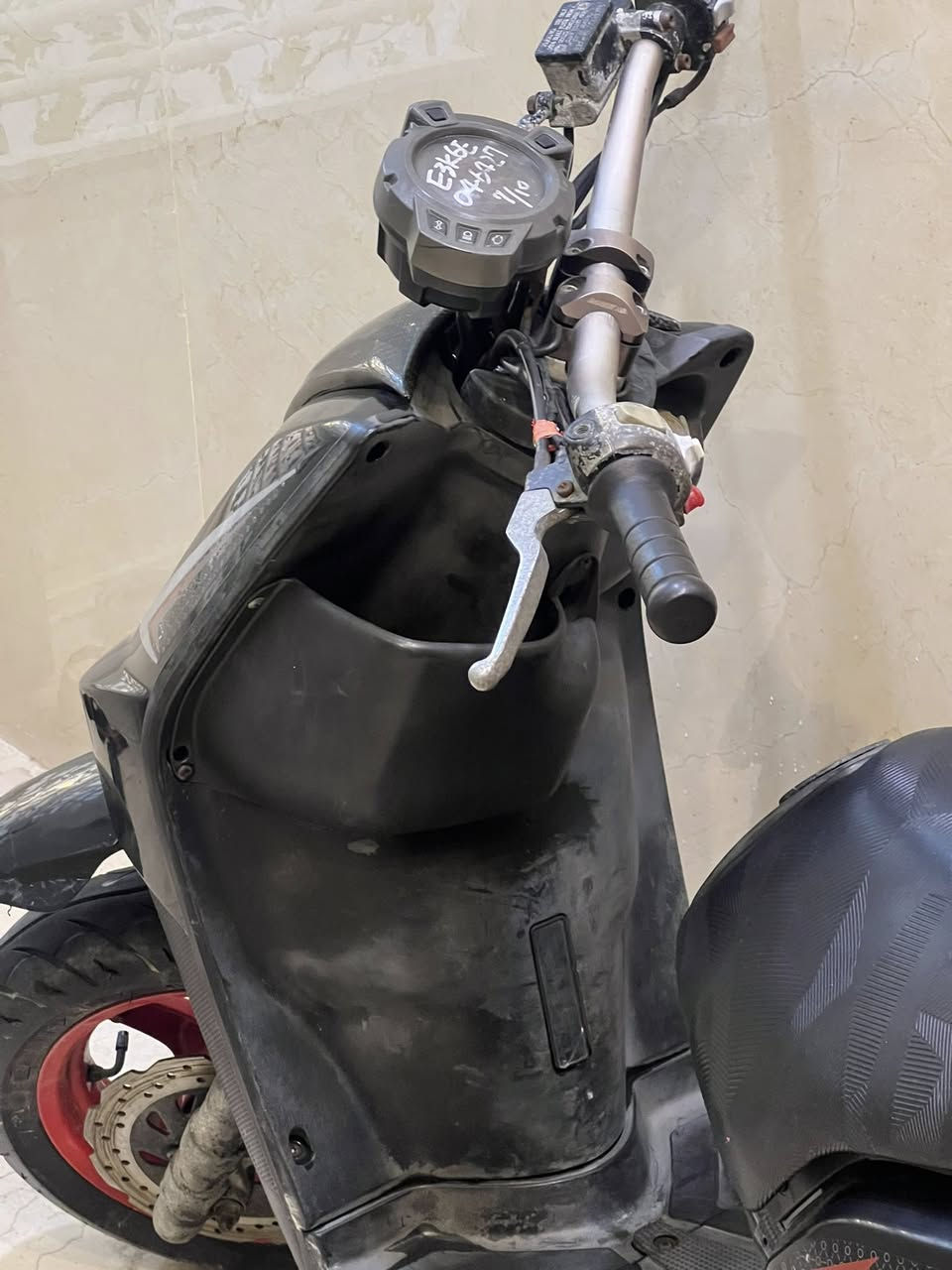 سكنس جبلي 2012 ياباني صارلها 3 اشهر نازله رمبه مكفوله كفاله عامة الدراجه ناشفه مزوده تزويد بلادي 
ستيرن رياضي 
بك لايت R6
بومة كاربون فايبر ألياف حقيقي 
غلاف شاصي كاربون فايبر 
كلجات رياضي خلفي و امامي
سعر 1250 مكاني بغداد الشعب ***********
