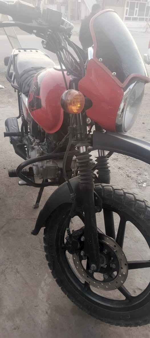 السلام عليكم بوكسر موديل 23رقم وسنويه
مكان بغداد البلديات سعر 2مليون وبيه مجال انتصال*********** وبل عافيه ع ياخذه♥️🫰
