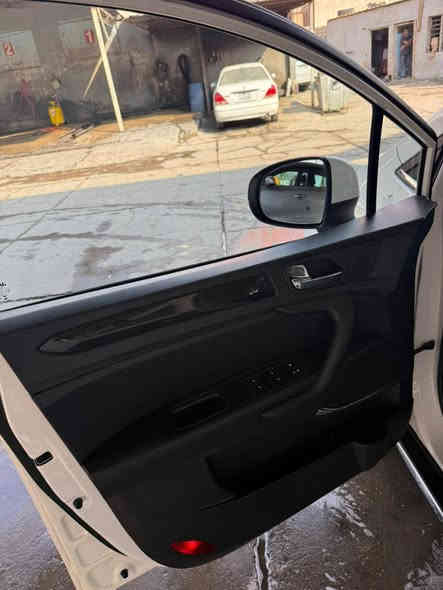 جاك s3 فول 2023 كشنات جلد تحكم فايبر كلاس الباب رادار محيط بكل سياره موصفات عاليه الدقه ماشيه 38 مكفوله سياره وبعدها بظمان الشركة ألسعر 17 مليون وبيها مجال  رقم بغداد وسكني بغداد للستفسار اتصل ***********
