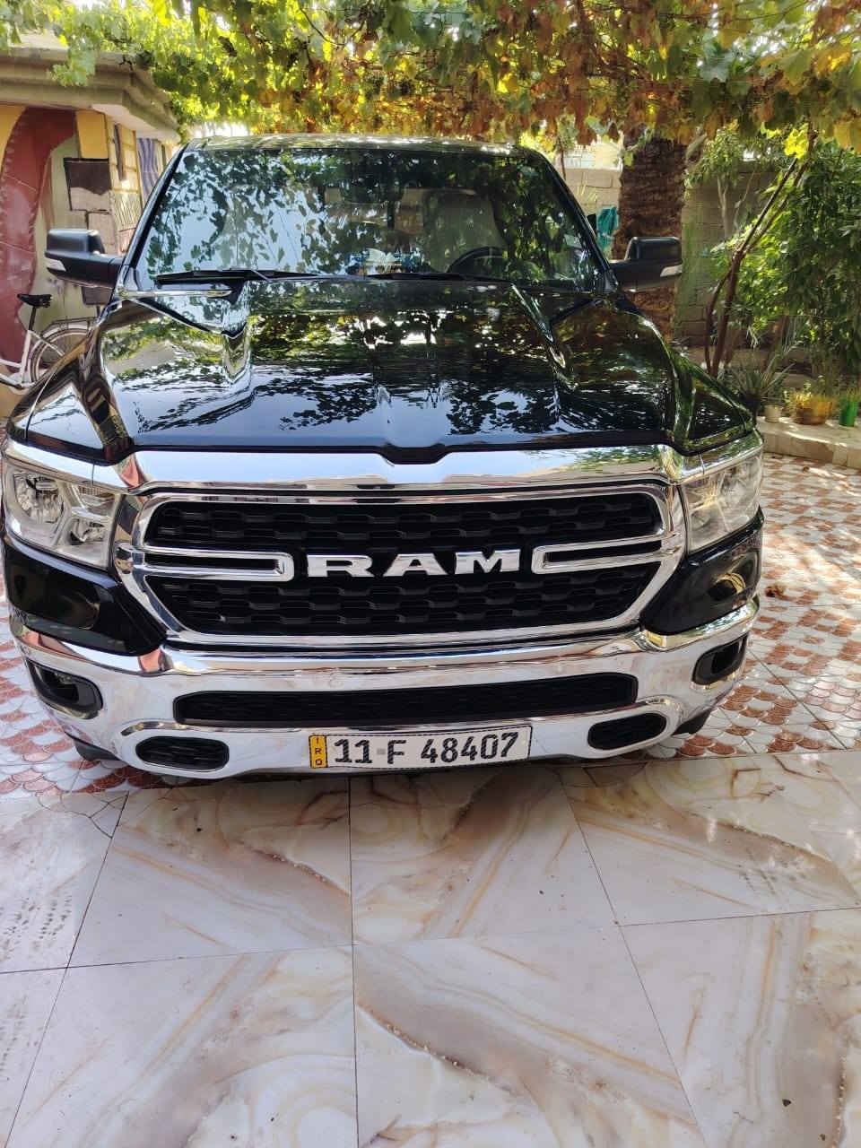 السلام عليكم دوج رام بك هورن موديل ٢٠٢٢ باب قصير بدي طويل ماشيه ٥٨ سياره حادثها باب البدي فقط مبدل نفس الون بدون قطره صبغ السياره مكفوله من الصبغ محرك ٨ سلندر ٥.٧٠٠ كير ومحرك مكفولات وضع الشركه تخم تاير صدر كله جديد سياره بلكارتون كلش حلوه نص فول السيارة رقم بغداد انكليزي بسمي تحويل مباشر وهزه جديده مكاني ديالى بعقوبه 
السعر اتصل على الرقم ***********
