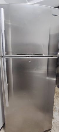 ثلاجه توشيبا الاصليه شغال كامل بدون اي عيب ٢٢ قدم بخاخ ٢٥٠ الف 0750891...