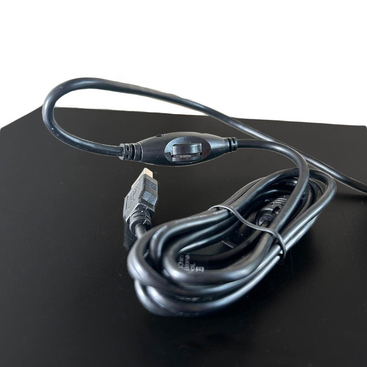 كاميرا ويب من نوع Trust Spotlight Pro Webcam.

تتميز بوجود أضواء LED مدمجة قابلة للتعتيم للتصوير في ظروف الإضاءة المنخفضة.

تحتوي على ميكروفون مدمج لتسجيل صوتي واضح.
دقة المستشعر هي 640x480 بكسل.

تأتي مع حامل ذكي يمكن تثبيته على شاشات الكمبيوتر المحمول أو وضعه على الأسطح المستوية.

تتصل عبر منفذ USB 2.0 وتعمل بنظام "التوصيل والتشغيل".

السعر قطعة 15 الف 

توصيل 🚚 لكل محافظات 5 الف دهوك, العراق


**إذا كنت صاحب هذا الإعلان وتريد حذفه لأي سبب، رجاءا أرسل رسالة إلى الدعم الفني**