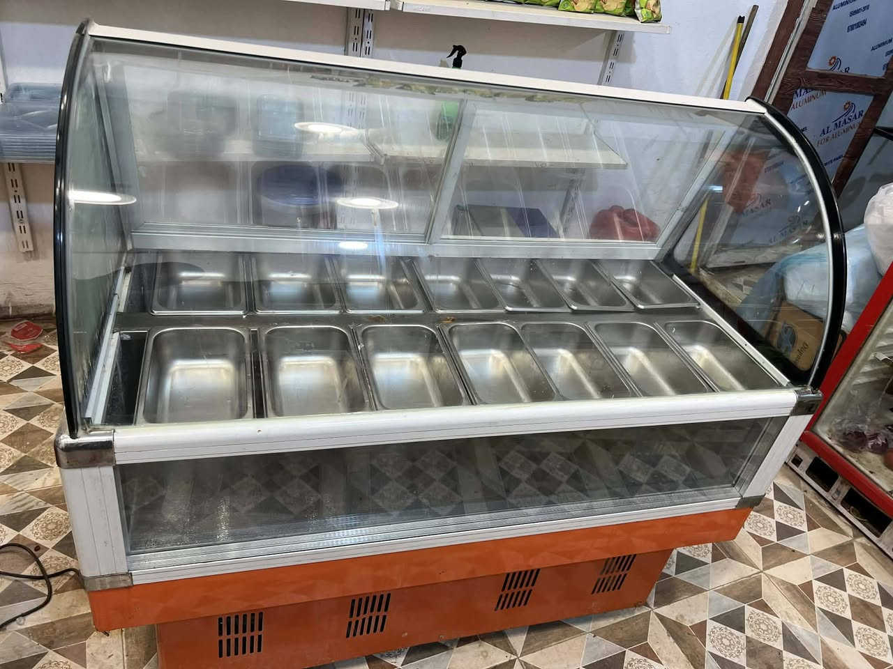 سلام عليكم متاح برادات مقبلات
مكاني حله شارع ٨٠ 
‏‪‪0788 400 4006‬‬‏
