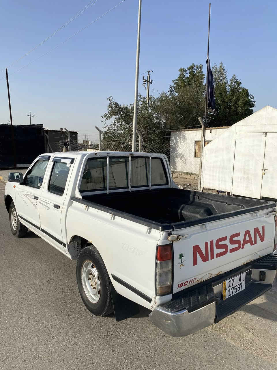 2014 للبيع  بيه ضربه جهتين يعني 4 بيبان ثنين تبديل وثنين تصليح سياره مامكلوبه ومكفوله من كلشي عده ضربه البيبان شاصي مكفول و مكفوله من الكلبه كير ومحرك على الشرط رقم جديد بسمي تخم تاير جديد السعر  وبيه مجال ***********
