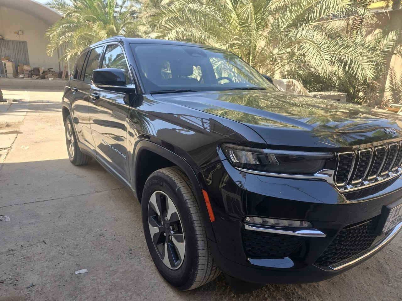جيب موديل ٢٣ بلكن محرك ٢٠٠٠ السياره ماشيه ٤٢ الف بدون ايرباك
حادثه بسيط جدن او صور الحدث بل منشور 
***********
