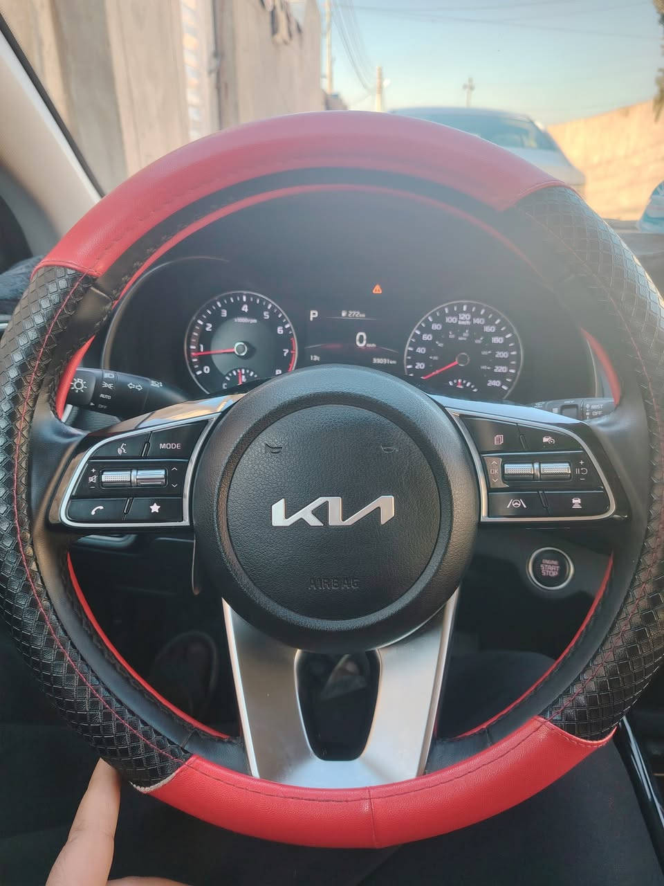 السلام عليكم سياره فورتي موديل 2024 فول مواصفات سياره جديده وجاهزه نظافه واحد علئ واحد وباقي التفاصيل بالصور وترهم قصد مقدمآ وبالشهر للاستفسار اتصل علئ الرقم ***********
