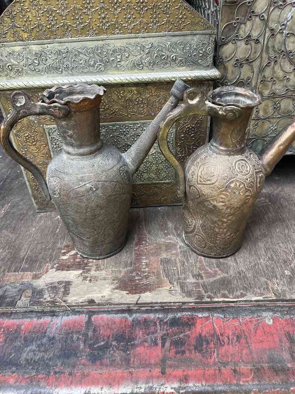 ابريق نحاس احمر منقوش
واتساب ***********
