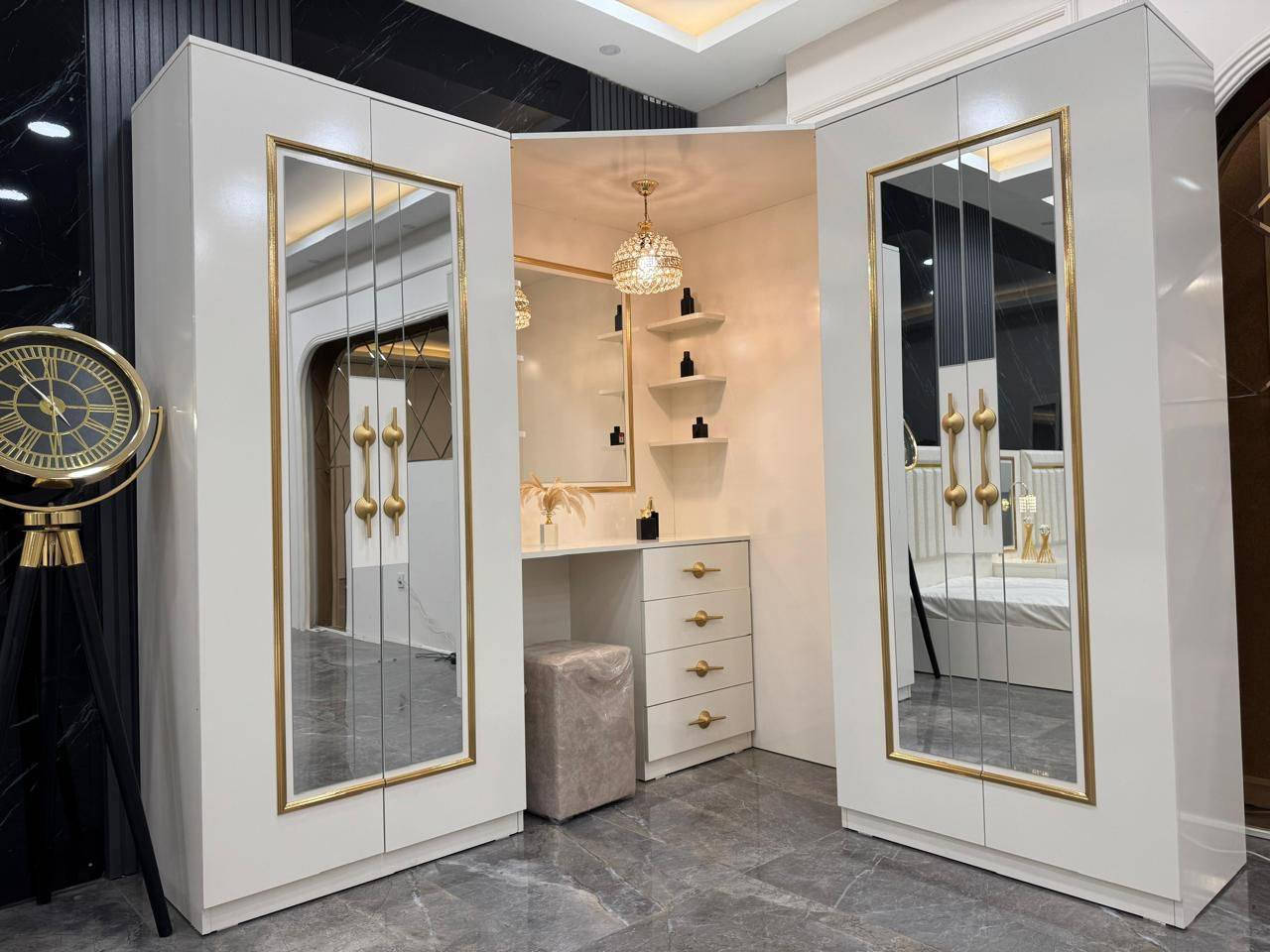 لعشاق التميز والأناقة وفرنا لكم غرفة النوم الزاوية الشبابي العصرية والجديدة كليا موديل   [ روبي ] للإستفسار مراسلة الصفحة او الإتصال على الرقم ***********👉 زورونا تجدون ما يميزكم.. تكريت القادسية شارع الكراج.
