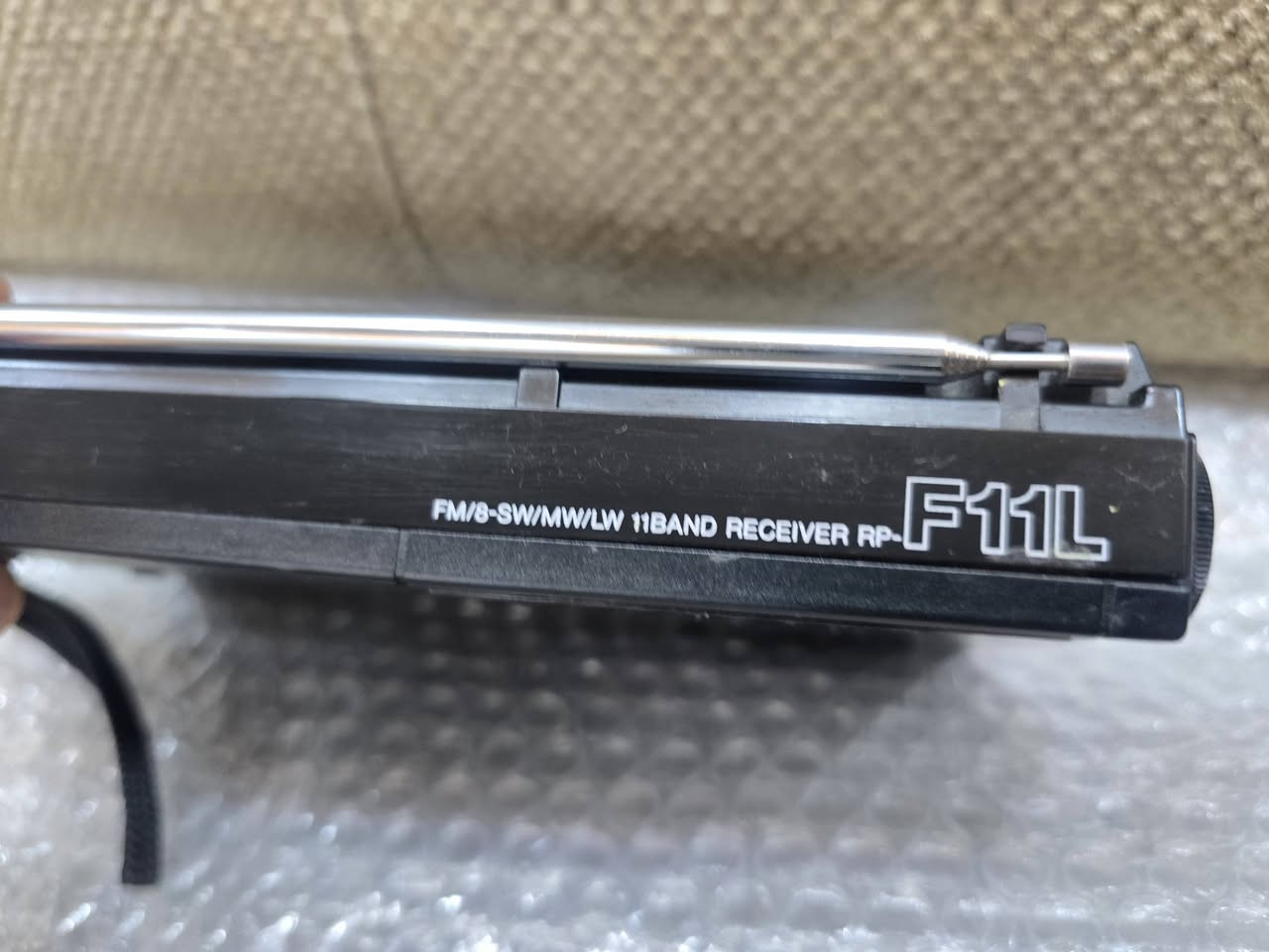 راديو توشيبا.  ياباني. اصلي. قديم. اربع بطاريات قلم.  يسحب كل موجات 11 موجه. صافي. سحب. قوي ابلاد. شغال كله. نظيف جدا. مكاني سماوه. ***********
