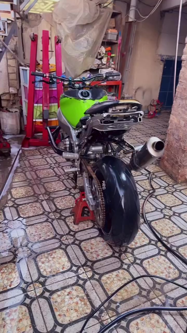 مفتوحه مره وحده وكامت ب١٠وبيها مجال  حي الجهاد***********
