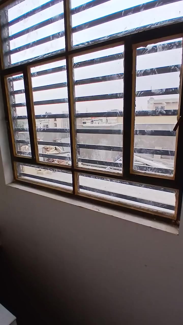 دار للبيع المساحة ٥٤م
الوجهة ٥،٥٠م 
اربع طوابق 
اربع غرف نوم 
اربع حمامات 
وصالة ومطبخ 
العنوان زيونة محلة ٧١٠ شارع الرئد قرب مدرسة الجواهري 
للاستفسار الاتصال 
***********
