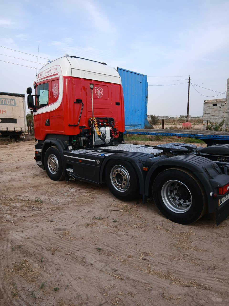 يا الله للبيع. اسكانيه مديل 15 سنكل امامي ابلادمكينه 520 مربوطه  جادر. رقم اربيل جديد سنويه لحد 30 تحويل او وكاله سياره مكفوله كفاله عامه راس وعربانه. سعر 540. ماكان السياره البصره للستفسار ***********
