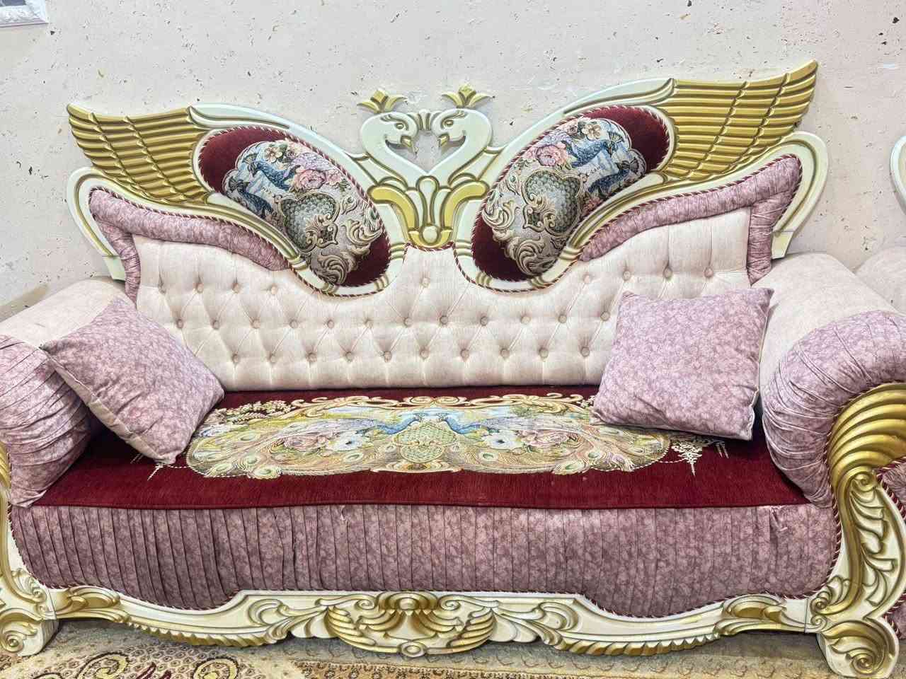 تخم كامل ٦ مقاعد ٣ كبار و٣ زغار تزكام درجه اولا للبيع سعر مناسب لغرض النقل عنوان طويريج حي العسكري للااستفسار ***********
