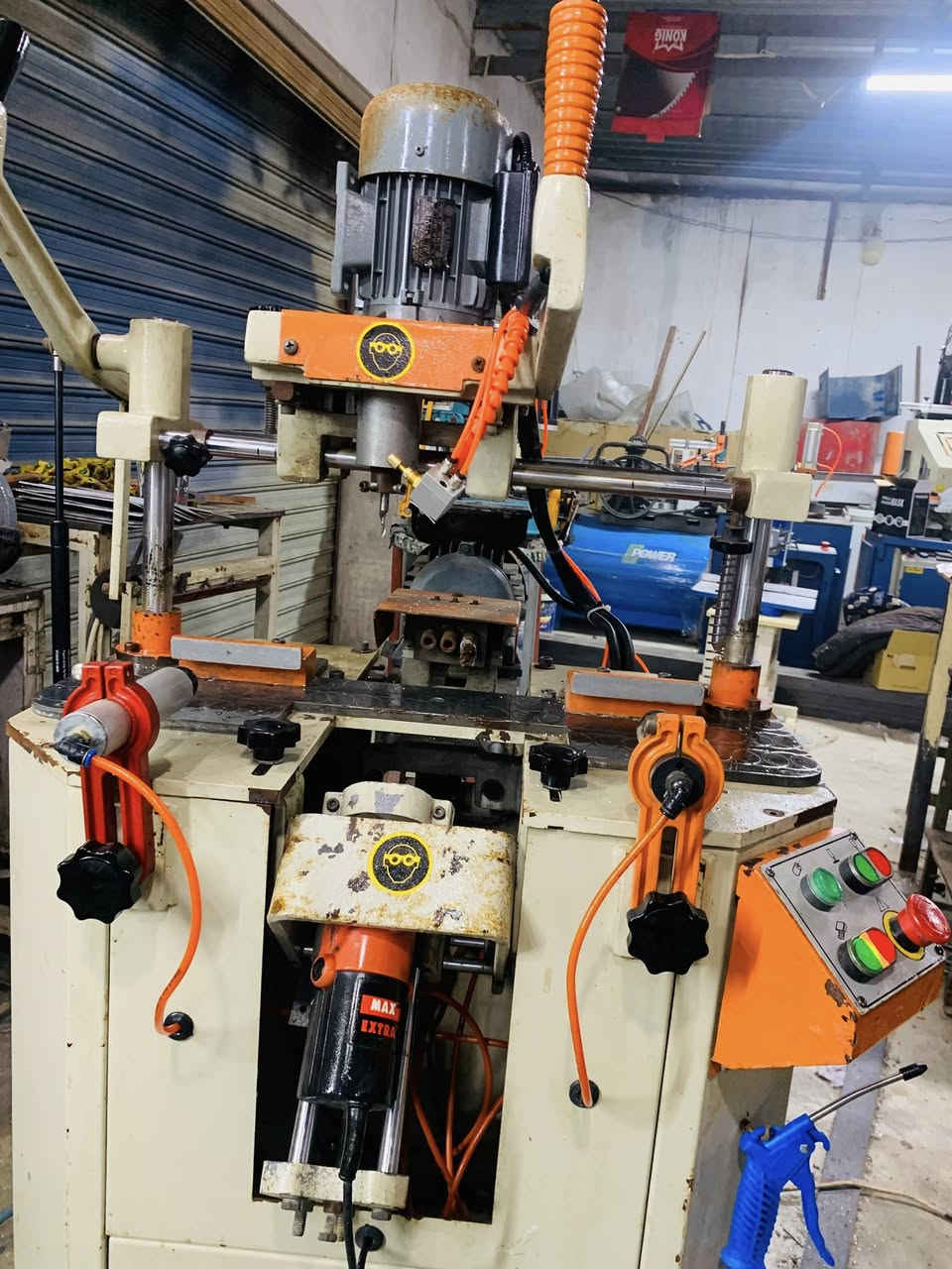 للبيع فرازه كيلون نضام تبريد تشتغل المنيوم وpvcجاهز للشغل
يوجد توصيل حسب الأتفاق 

***********

***********
