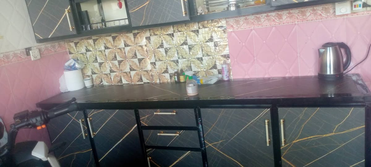السلام عليكم غراض بيع مستعجل غراض جديده سبب البيع السفر وكلمن وسعره والتواصل على الرقم ***********
