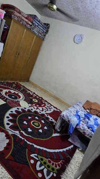 مرحبا متاح بيت للبيع مساحه 108 متر مربع طابقين  يحتوي عله 3 غرف نوم + مطبخ+صاله +ستقبال +خدمات+ عنوان الكفأت السيديه بيت بنا 2016 اي ستفسار بل خدمه رقم ***********
