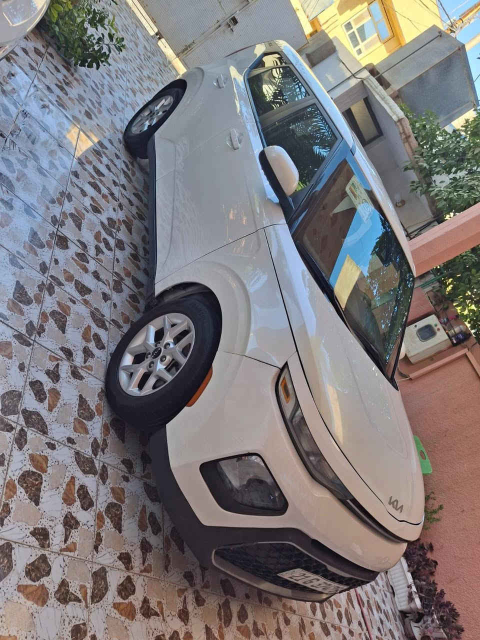السلام عليكم كيا صول موديل 22 محرك 2000 دوش مكفول من الفتح كير شرط ما مفتوح بلادي ماشيه 79 حقيقي فول عدا الفتحه شاشه جبيره رادار أمامي وجانبي تحديد مسار تحكم فول ويل كروم بلادي السيارة بحاله ممتازه ضرر جامرلغ جهة السكن وحافة البنيد بدون دواخل سونار مرفق مع الصور سنويه جديده السعر التواصل على رقم الهاتف ***********  مكاني بعقوبه تقاطع القدس تحياتي للجميع
