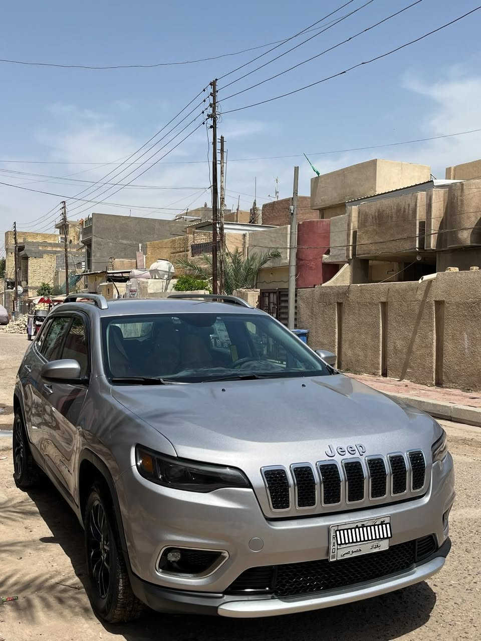 سلام عليكم جيب بزون 2019
ضرر: وارد امريكي حادثهة جاملغ و بنيد و نطخ عندي الجاملغ الثاني صبغتة  فقط باقي السيارة كفالة من الشخط
السيارة نضيفة ما ناقصهة برغي تجي تشوف بعينك 
صدر كامل جديد
زوج لايت جديد
مكينة نضيفة و ناعمة 
نظام تقليل صرف الوقود
شاشة جبيرة
كامرة خلفية
تبريد قطعتين 
كشنات جلد و كهرباء 
دخول ذكي تشغيل بصمة
السعر 135 بيها مجال 
مكاني بغداد البلديات 
الاستفسار :***********
