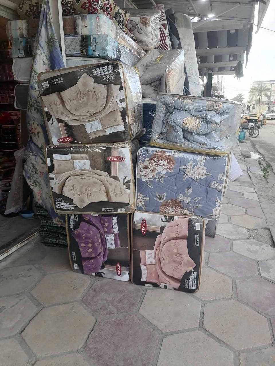 اللهم صل على محمد وآل محمد الطيبين الطاهرين 
بضاعه جديده ومنوعه 
ان شاء الله تنال اعجابكم ورضاكم زبائنا الكرام 
لتواصل واتساب المجمع ***********
نجف ناحية العباسيه الشارع المؤدي لماكولات ضمير نفس الشارع نهاية على الجهة اليمنى  مجاور كوزمتك واكسسوات الملكه
