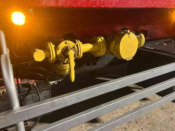 السلام عليكم للبيع تنكر نوع هينو موديل ٩٦ رقم بصرة أرقام انكليزي سنويه ٣٠ تنتهي محرك ٨٠ سوبر تحميل ٨٠٠٠ لتر بيها عمليه دفع وسحب عداد كفاله عامه السياره السعر المطلوب ٢٢٠ وبيها مجال بسيط للاستفسار *********** /*********** رجأ الي مو شراي لايتصل رجأ خاص مغلق
