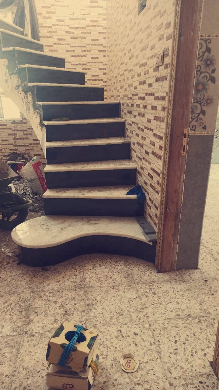 سلام عليكم خلفه سيراميك ومرمر متفرغ حالين  اشغل محافظات وتساب 
الاتصال ***********ذ
