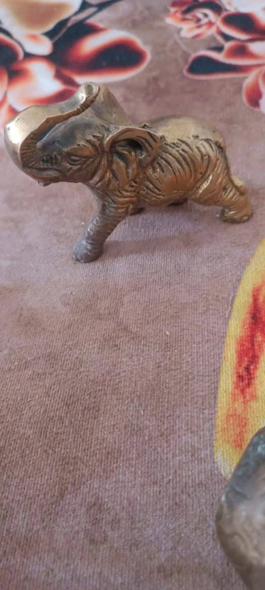 انتيكات   للبيع. قطع اصلية  ثقيلة وراقية للبيع قيم وانطي سعرك وتدلل وتوصيل موجود


**إذا كنت صاحب هذا الإعلان وتريد حذفه لأي سبب، رجاءا أرسل رسالة إلى الدعم الفني**