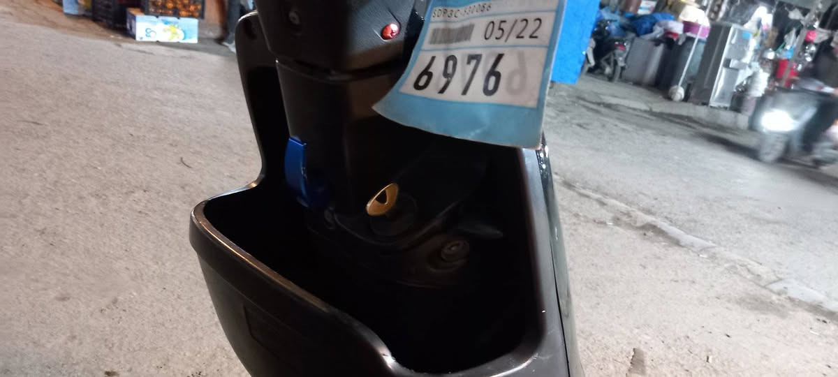 سلام عليكم دراجه بطه حاويه  2003 قفل اكسن كفاله عامه محرك بحاله جيده جدآ شرط الفحص والنظافه موضحه هاتف ***********
