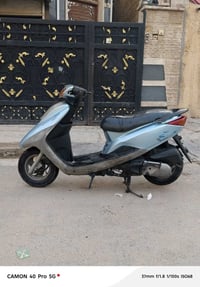 دراجه بريز للبيع ما مفتوحه ومكفوله وخير من الله ما توكفك بشارع07713563...