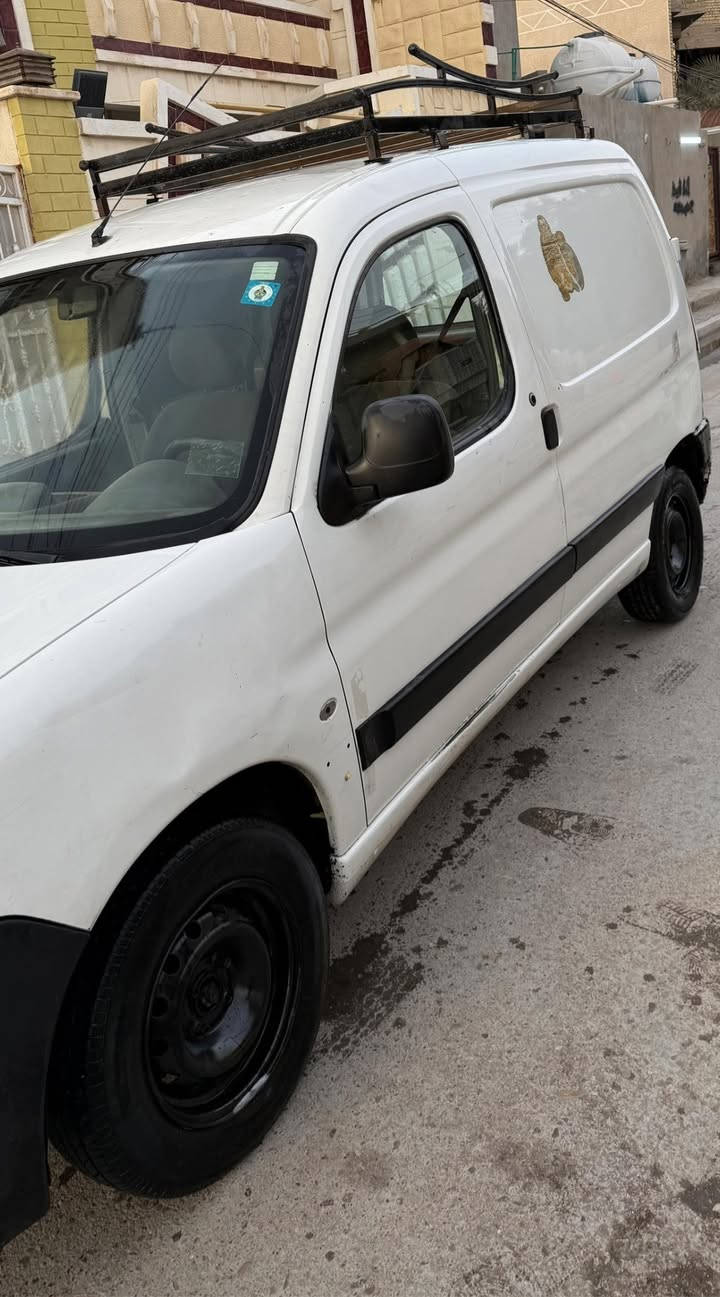 للبيع سيارة بيجو بانتر موديل 2012
مكفول ✔️ لا تبخير ✔️ لا تنقيص ✔️
كير مكفول سياره حلوه 
الحالة: تحتاج شغل بسيط بالكهربائيات
رقم: ذي قار
الموقع: بغداد – تقاطع منطقة 9 نيسان
السعر:35 قابل للتفاوض
الهاتف: ***********
أبو حسين
