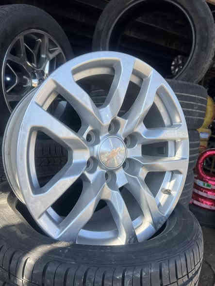 *********** بغداد نفق الشرطة تخم حجم 18 اصلي مال تاهو موديل 24 550 الف
