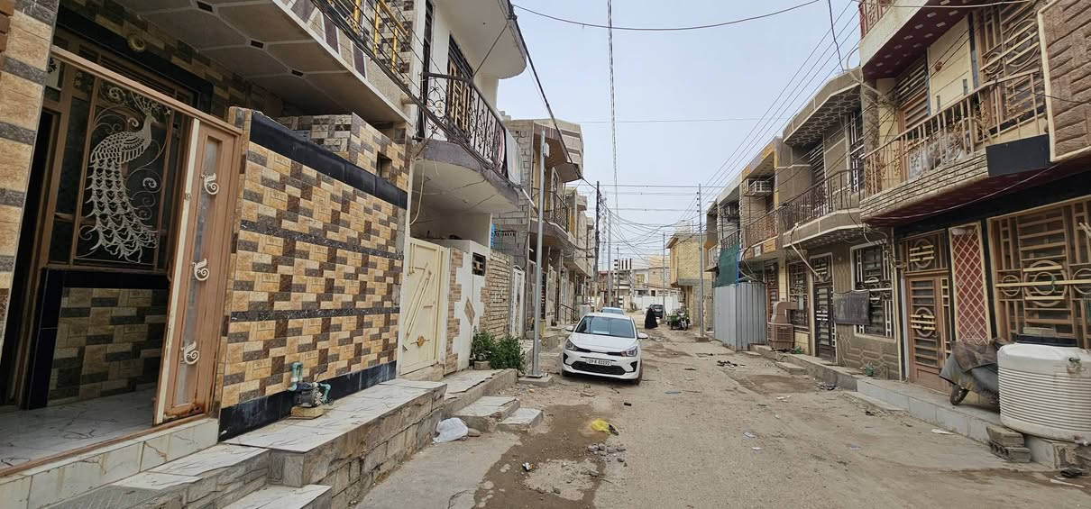 أهلا وسهلا بكم متابعينا الكرام... الملاك للعقارات كربلاء ..

🏠 بيت المساحة 50 م طابق ونص بناء بلوك كله سيراميك وسقف ثانوي 
الطابق الأرضي 》 طارمة و صحيات خارجية وإستقبال وصالة ومطبخ وصحيات داخلية ومنور 
الطابق الأول 》غرفة نوم كبيرة وصحيات وسطح صغير وصالة صغيرة وبلكونه 
💥 البناء حديث البيت محتاج فقط أجهزة كهربائية للأنارة 
🎬 يوجد فيديوا بالتعلقيات يوضح كلشي 
💲 السعر #73_مليون 

💥 العنوان// كربلاء _ حي الأمام علي ع _ مقابيل مستشفى الكفيل التخصصي _ يبعد 3 كيلو عن الإمامين عليهم السلام يصلح سكن أو حسينية للزوار بالقرب من الحولي أبو مهدي المهندس 

للأستعلام والأستفسار:

☎️ ***********          ☎️ ***********
                  محمد أبو ملاك الحسناوي
