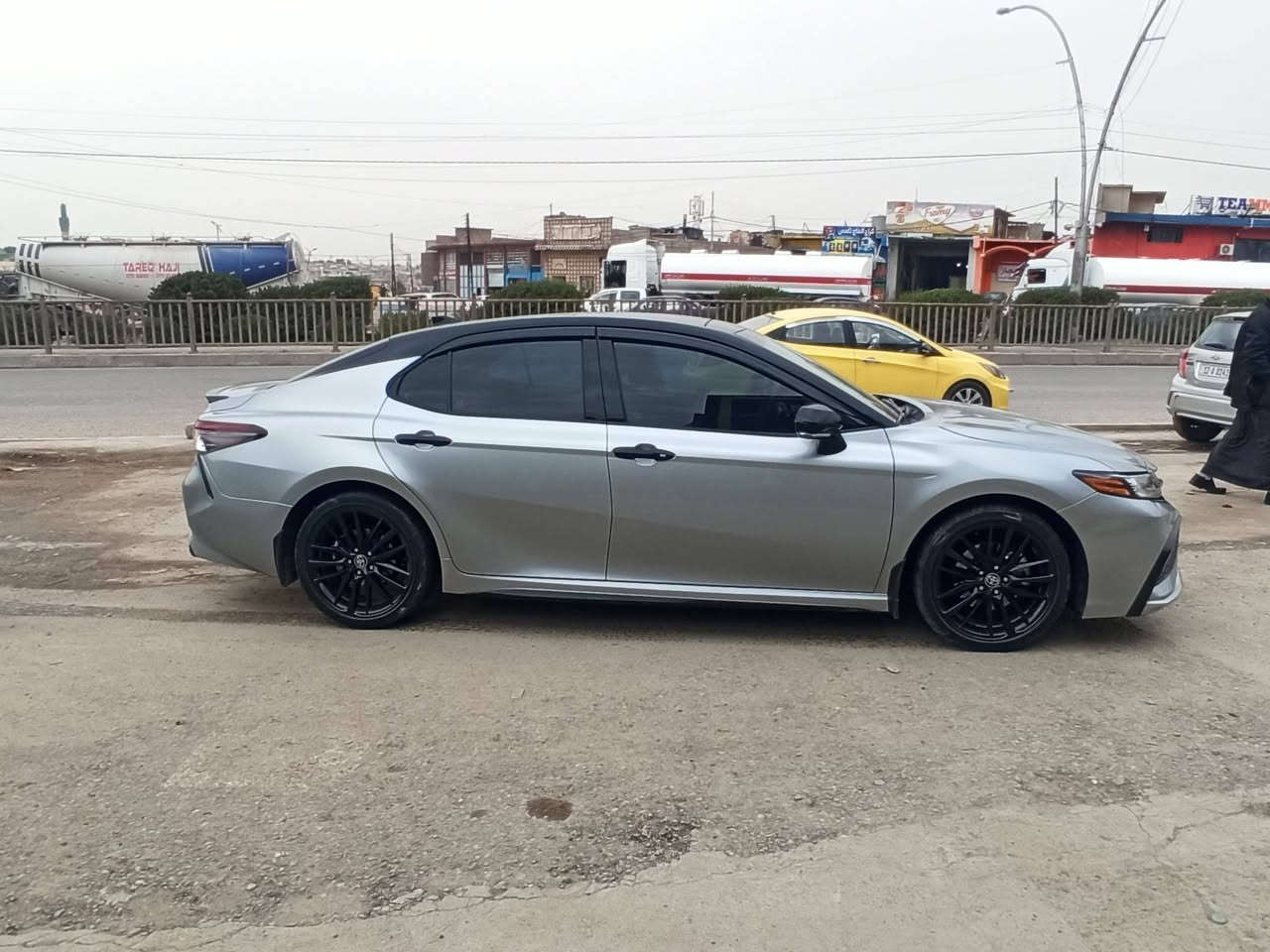 السلام عليكم
كامري 
موديل 2023
وراد امريكي 
رقم أربيل الدولي 
هزه و سنويه جديده 
كابون بانزين الكتروني 
موصفات XSE 
فول مواصفات 
محرك وكير شرط 
ماشيه 35 مايل 
سياره بدون صبغ بيها تعديل بارد بجاملغ الخلفي وشويه بقبغ الصندوك بدون دواخل وبدون ايرباك شرط 
رقم الشاصي مرفق مع الصور 
شرط التحويل 
السعر265$وبيها مجال 
🛑ملاحظه مهمه
 يرجى الاتصال من  الساعه 9 صباحأ إلى الساعه 9 مساء
#العنوان موصل الجديده شارع بغداد مجاور سنتر بغداد
#مكتب ال رزان للسيارت
***********
***********
