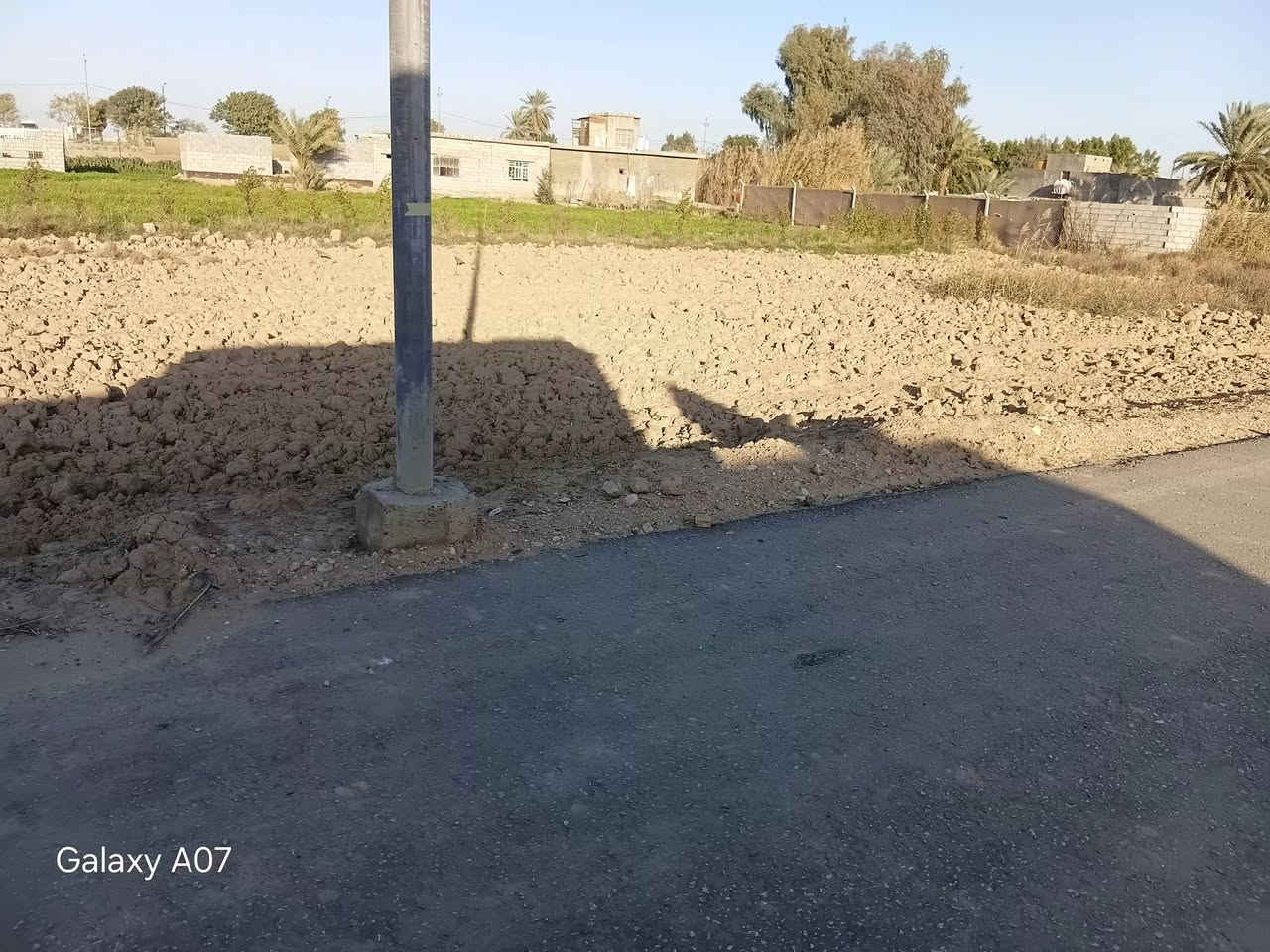 قطعه سكنيةزراعية للبيع مساحة ٣٠٠ متر خدمات متوفرة خلف محطة الكهرباء باتجاه فرع المصلخ تبعد عن الشارع الرئيسي ١٠٠ متر السعر ٢٥ مليون  ***********
