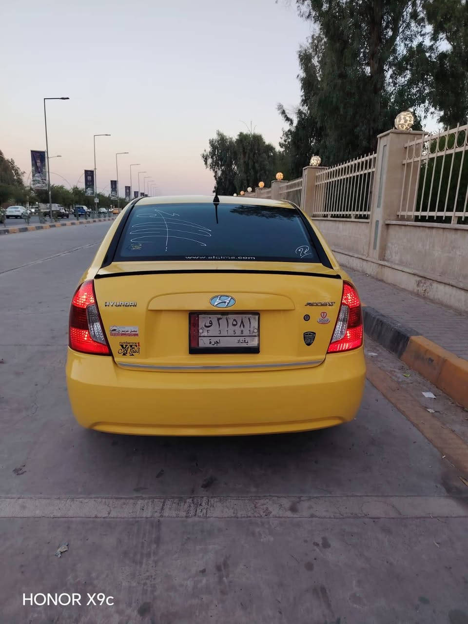 السلام عليكم اكسنت للبيع دبدوب موديل 2010رقم بغداد  وارد امريكي حادث قاعده مال دبل مبدله جامات كهرب ماكينه كير شرط تبريد شغال تدفيه شغاله هيا وغرامه صفر سياره نظيفه بمعنى الكلمه ما تصرف عليها ربع مكان الموصل الايمن انا صاحب الشرعي.    ***********
*********** واتساب السعر 85وبها مجال
