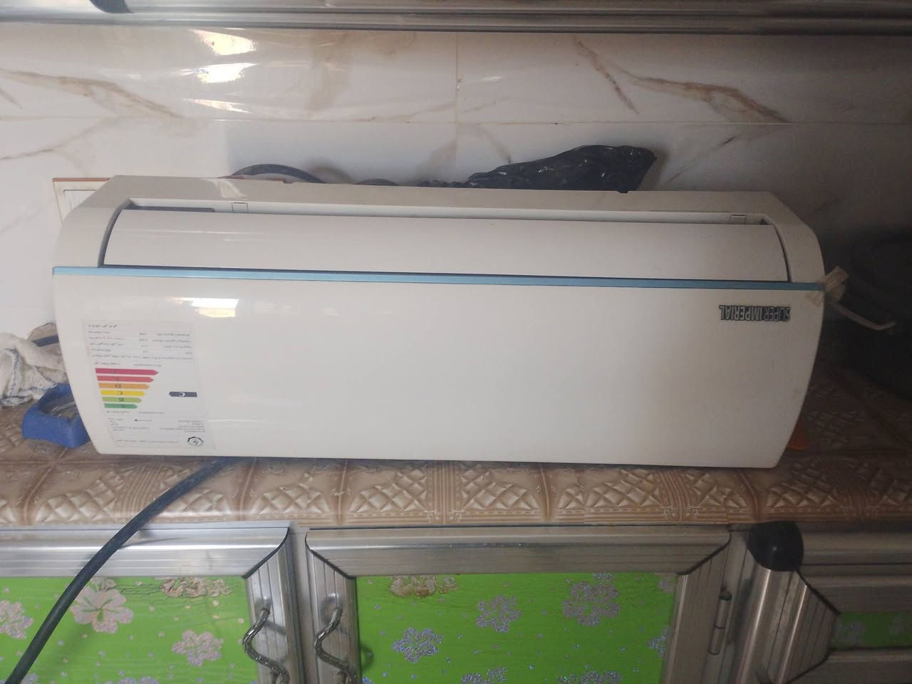 اسلام عليكم سبلت للبيع نضافه 100بال100 طن ما اعرف طن  ونص وع الفحص ب200قفل لان يشهد الله نضيف ومستعمل اقل الشهر والبروده ثلج اريد ابيع لان اخذت كنتوري قفل 200وع الفحص ‏‪***********‬‏
