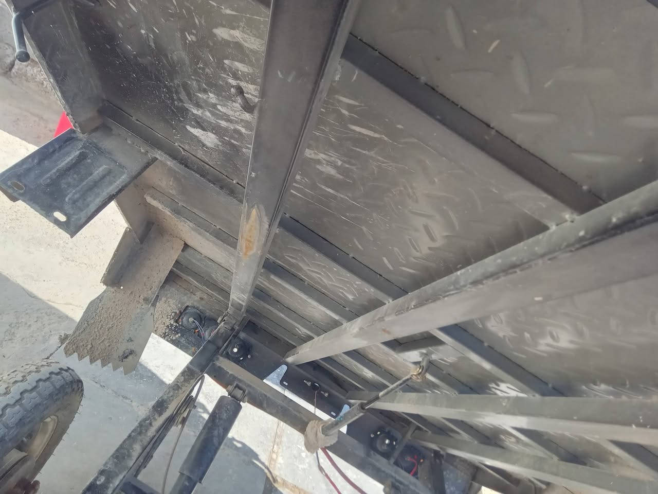 للبيع ستوته نضيفه الشراي يجي خاص اي خياس مابيها 
الاتصال ***********
