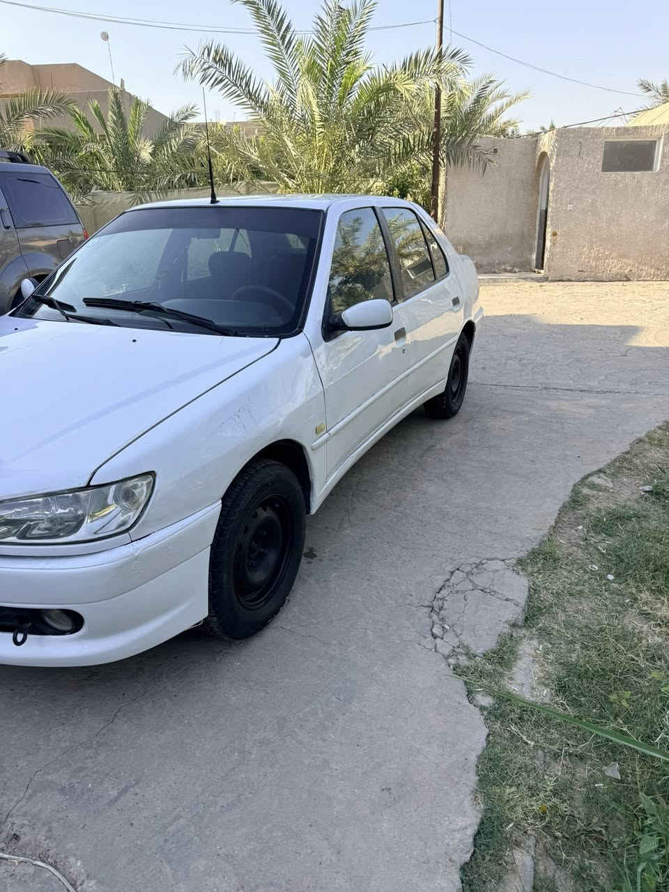 سلام عليكم للبيع بيجو 306 رقم بغداد الدولي بأسمي هزه وسنويه جدد سياره جديده وجاهزه مكينه وكير جدد مكفولات حداديه جديده تبريد شغال  ترايها ناعم سياره ونشطه بيها 3قطع صبغ سنتر لوك شغال سعر 47 وبيها مجال مكاني بغداد الزعفرانيه ***********
