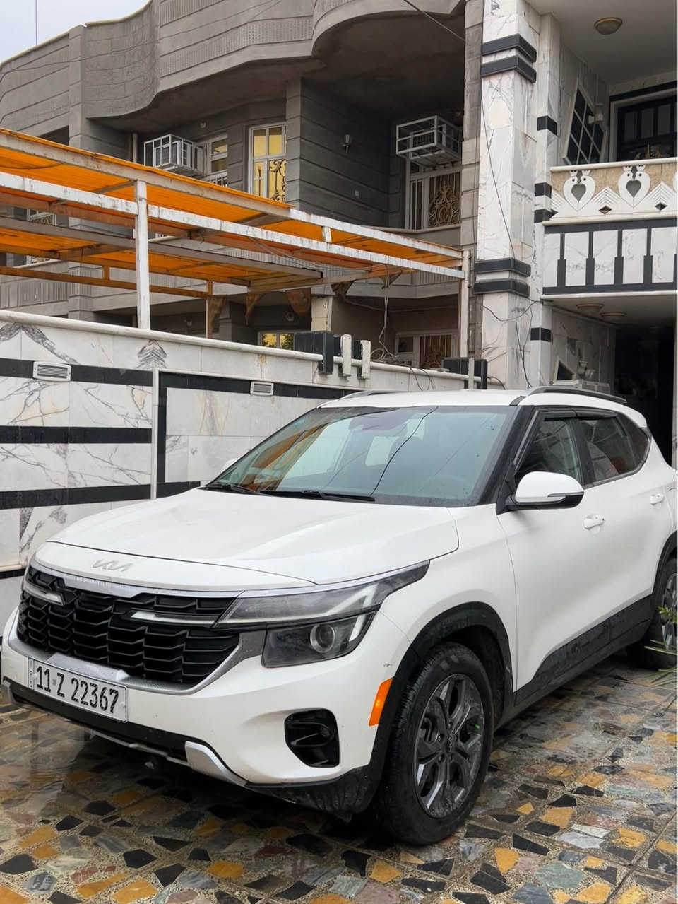 كيا سلتوز موديل 2024 
مرقم بغداد حجم المحرك 2000 دوش 
فول مواصفات عدا الفتحه حادث كما موضح بصور طخطخات بصفحة السايق تبديل باب نفس اللون اصلي وفوك الجامه طخه مصلحه ع كدها
ايرباك فقط برده 
ماشية 25.000KM سياره جديده مابيها نقص
السعر 158$ بيها مجال 
مكاني بغداد جديده الامين *********** بغداد, العراق
