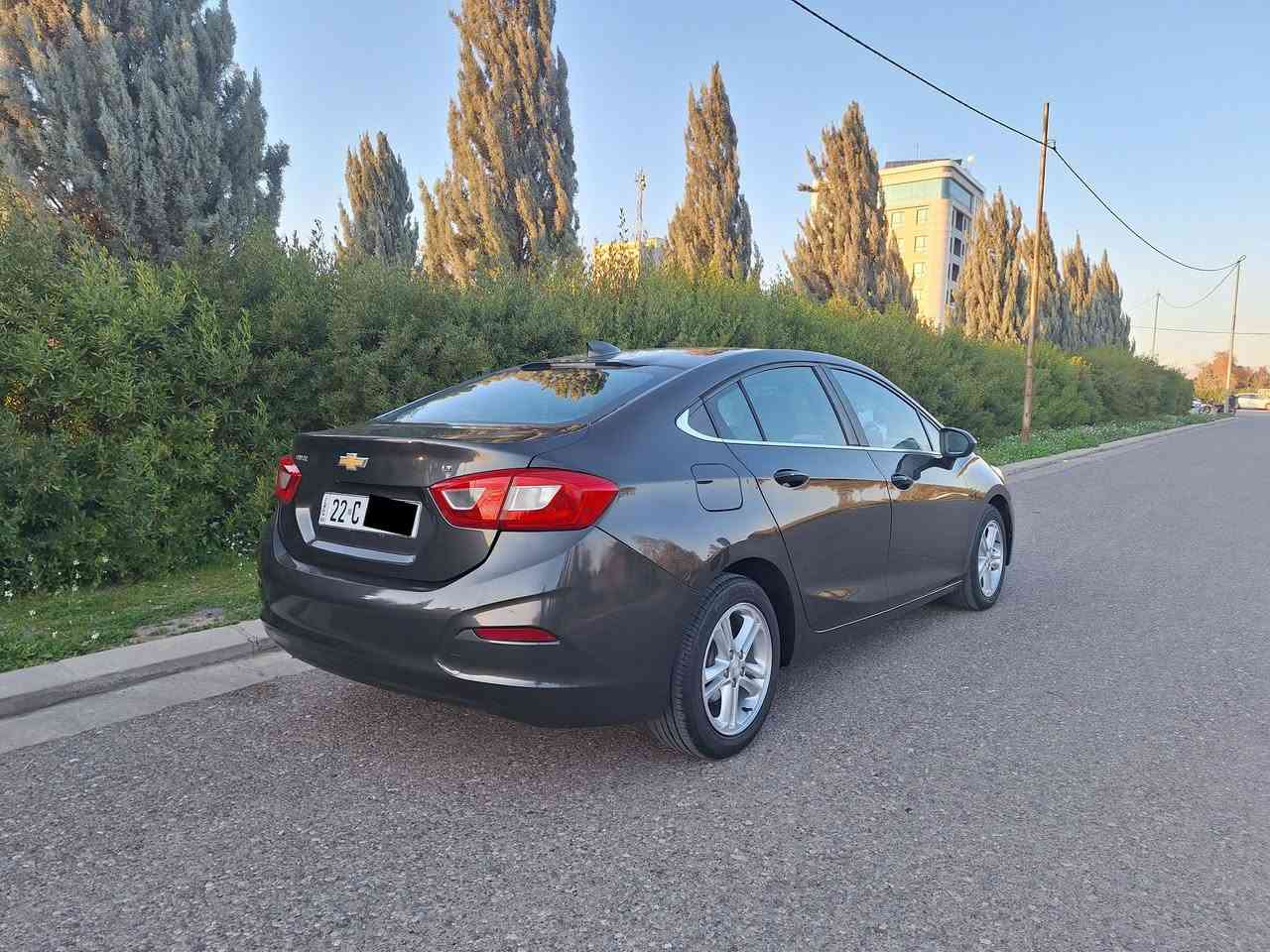 شوفرلیت کروز ٢٠١٧ نفتی ، رقم هەولێر ، شغال ، تحدید سرعە، کشن کارەبایی و هیتەر ، ٤ قطعة ..
(***********)
