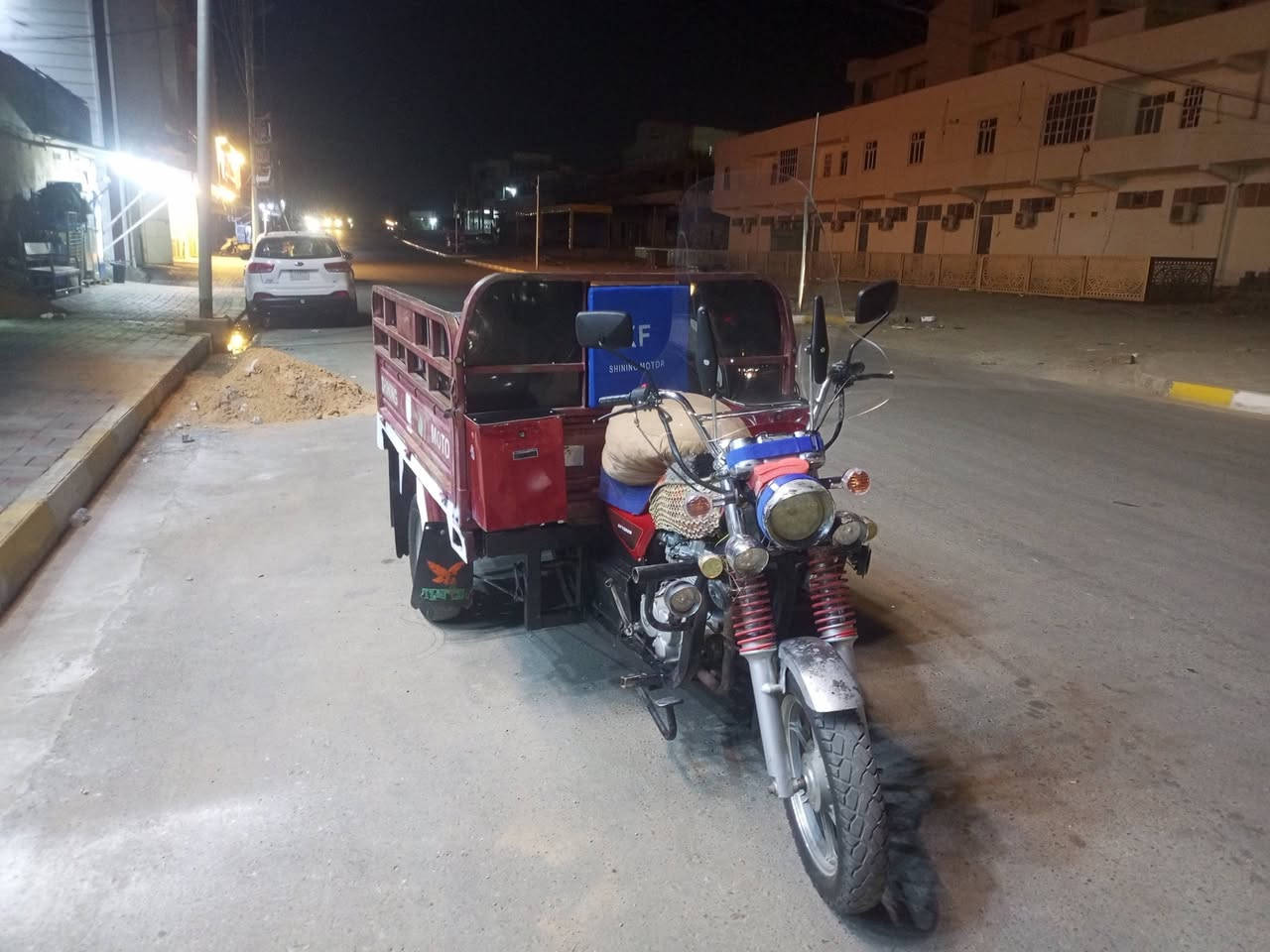 السلام عليكم
ستوته للبيع موديل 20 فوول مواصفات 
محرك 23 
السعر مليون و650
العنوان الـ 5كيلوا ،شقق الصفر 
الهاتف: ***********
